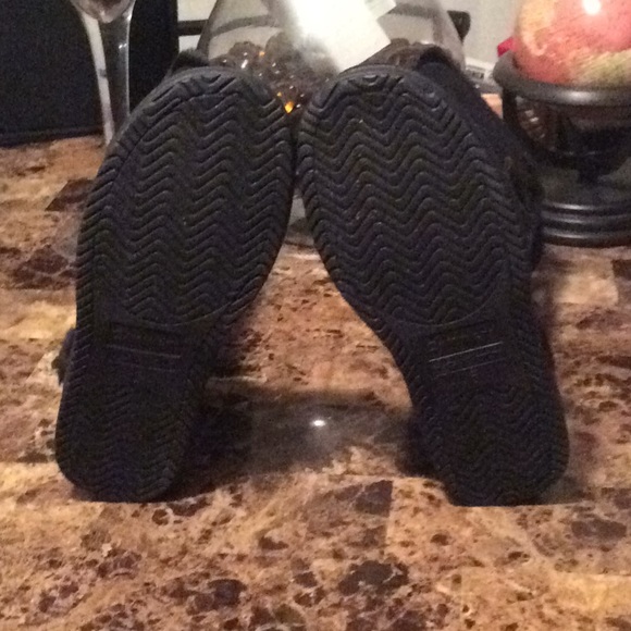 Air walk size 5  New - Picture 7 of 7